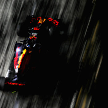 Le RedBull a Singapore fanno paura: è 1-2 delle RB13 nelle FP2. 11° Vettel senza simulazione di qualifica