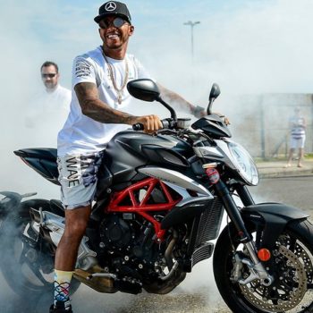 hamilton-motorrad-burnout