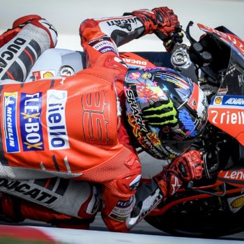 Lorenzo batte MagicMarc, sua la pole a Barcelona