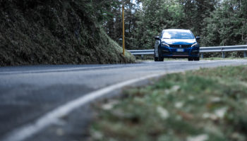 Chi dice che le trazioni anteriori siano banali non ha mai provato la Peugeot 308 GTi