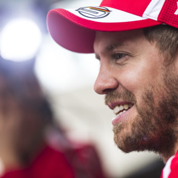 Vettel a luci rosse nelle FP2: “Ho qualcosa tra le gambe, ma non è ciò che pensate!”