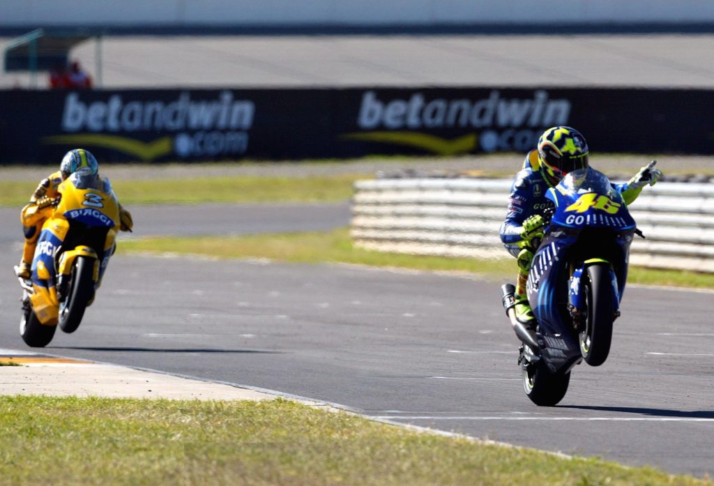 valentino-rossi-e-sete-gibernau-em-2005