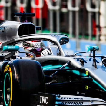 Vettel e Leclerc braccano Hamilton nelle FP1 australiane. A muro Albon