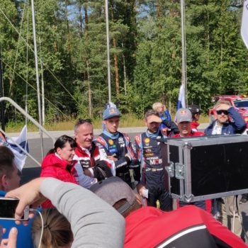 Super Tanak fa ancora doppietta: a lui gara e Power Stage. Giù dal podio Ogier e Neuville