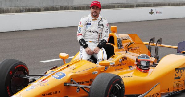 Alonso sulla McLaren Indy