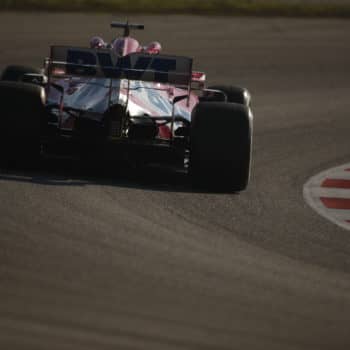 Test Barcellona, Day 1: Perez 1°, ma Hamilton e Mercedes sconvolgono la F1. 6° Leclerc