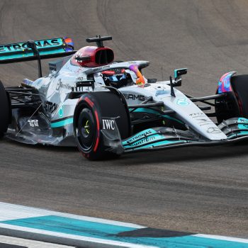 Dalle FP2 del GP di Miami spunta Russell. 2° Leclerc, a muro Sainz e fermo Verstappen