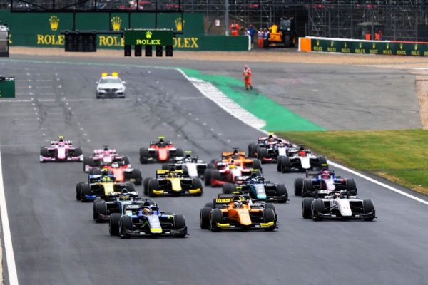 Confira os horários da F1 com F2 e F3 na Grã-Bretanha