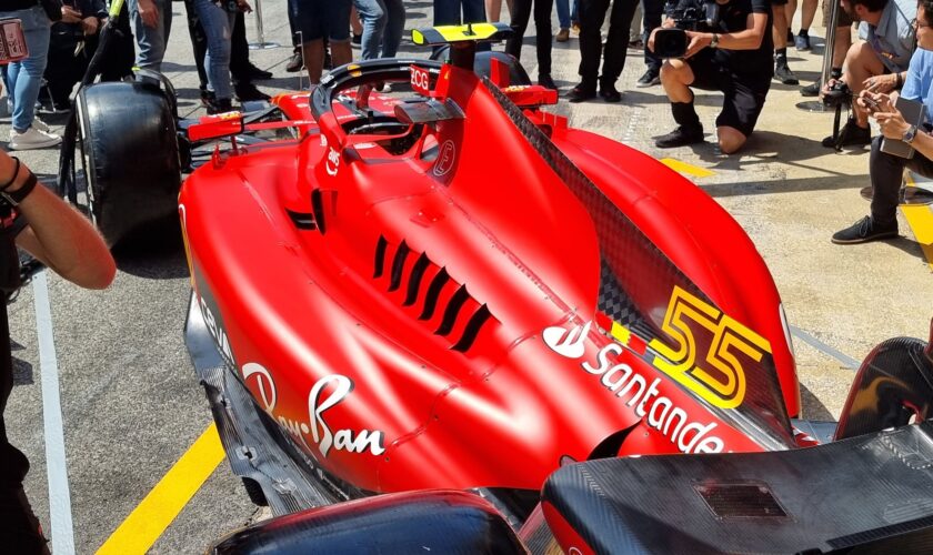 A Barcellona debuttano gli aggiornamenti sulla Ferrari SF-23: ecco cosa cambia davvero