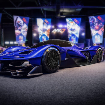 V10 aspirato, 1.200 CV, meno di 900 kg di peso: è la RB17, la hypercar firmata da Adrian Newey