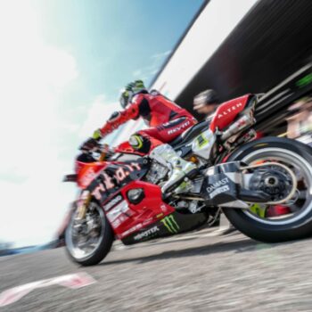 06_WorldSBK_2024_CZE_Friday_Pit Lane 1