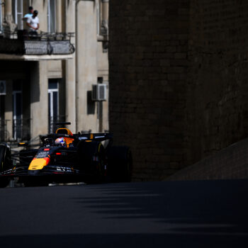 Verstappen si prende le FP1 del GP dell’Azerbaijan. 2° Hamilton, a muro Leclerc e Colapinto