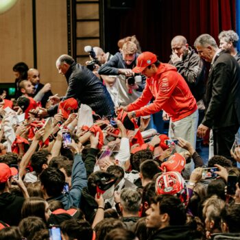 Leclerc, i sogni con Ferrari, la passione della gente