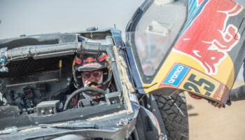 La tremenda prima settimana della Dakar: Sainz si ritira, Loeb capotta dopo 12 km della Stage 3